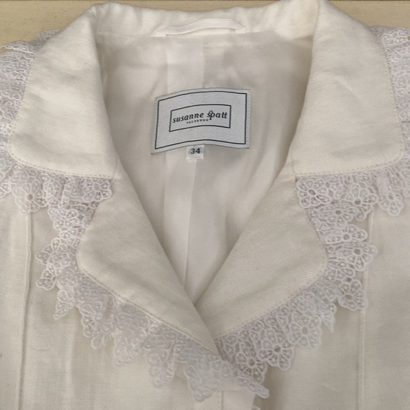 Susanne Spatt lace trimmed Blazer in white made in Salzburg. - Picture 2 of 9